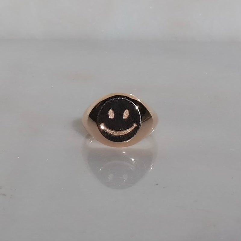 Smiley ring 18k gold
